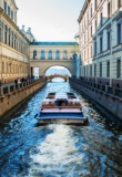 Balade en bateau sur les canaux de Saint-Pétersbourg, Russie