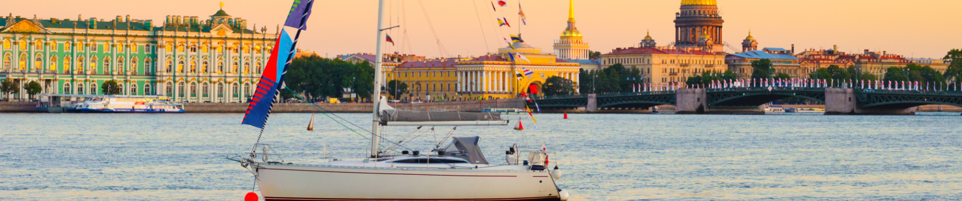 Bateau à Saint-Pétersbourg, Russie