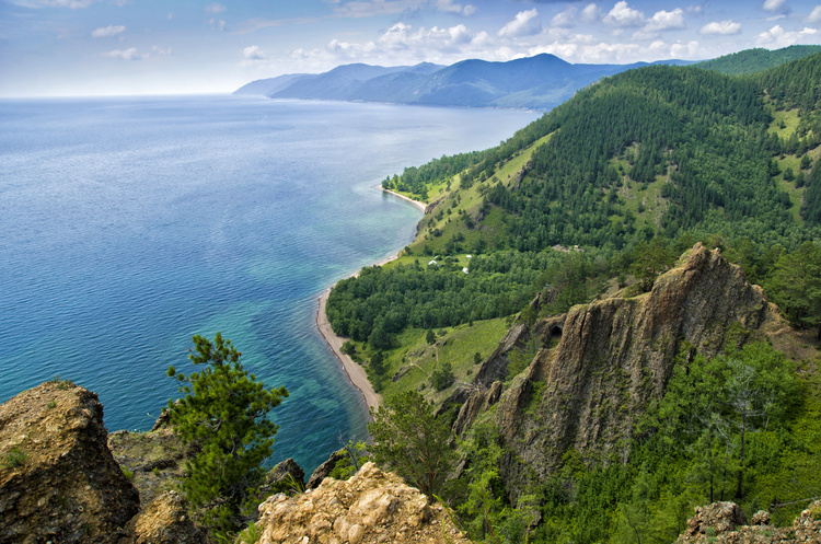 Vue aérienne sur le lac Baïkal